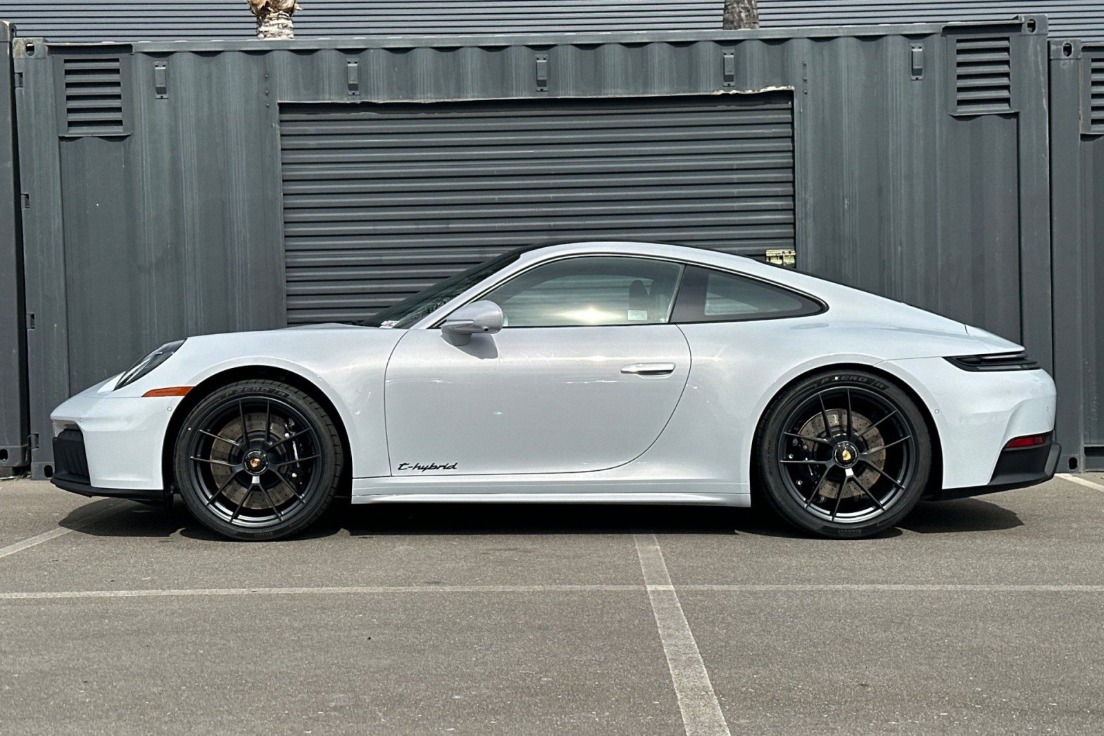 New 2026 Porsche 911 Carrera GTS image 2