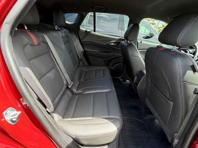 Used 2025 Chevrolet Trax RS w/ Driver Confidence Package FWD image 13
