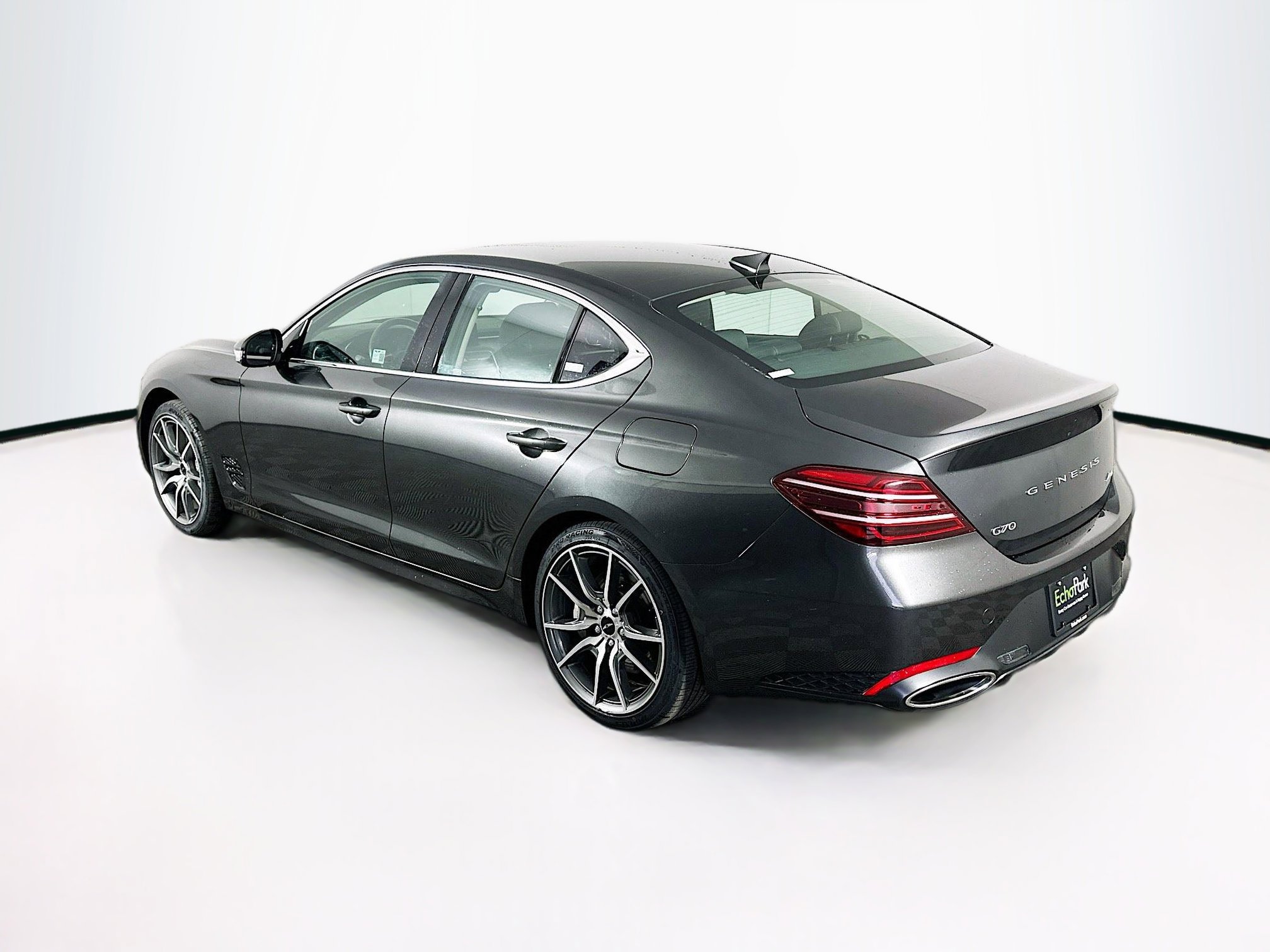 Used 2025 Genesis G70 2.5T image 5