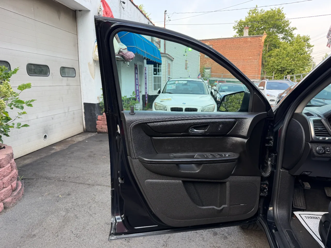 Used 2013 GMC Acadia SLE FWD image 24