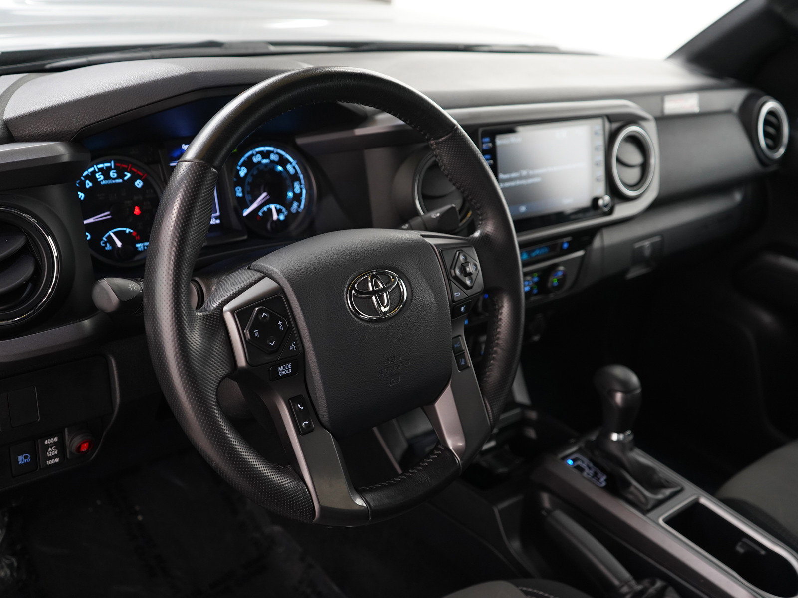 Used 2020 Toyota Tacoma TRD Sport AWD/4WD image 19