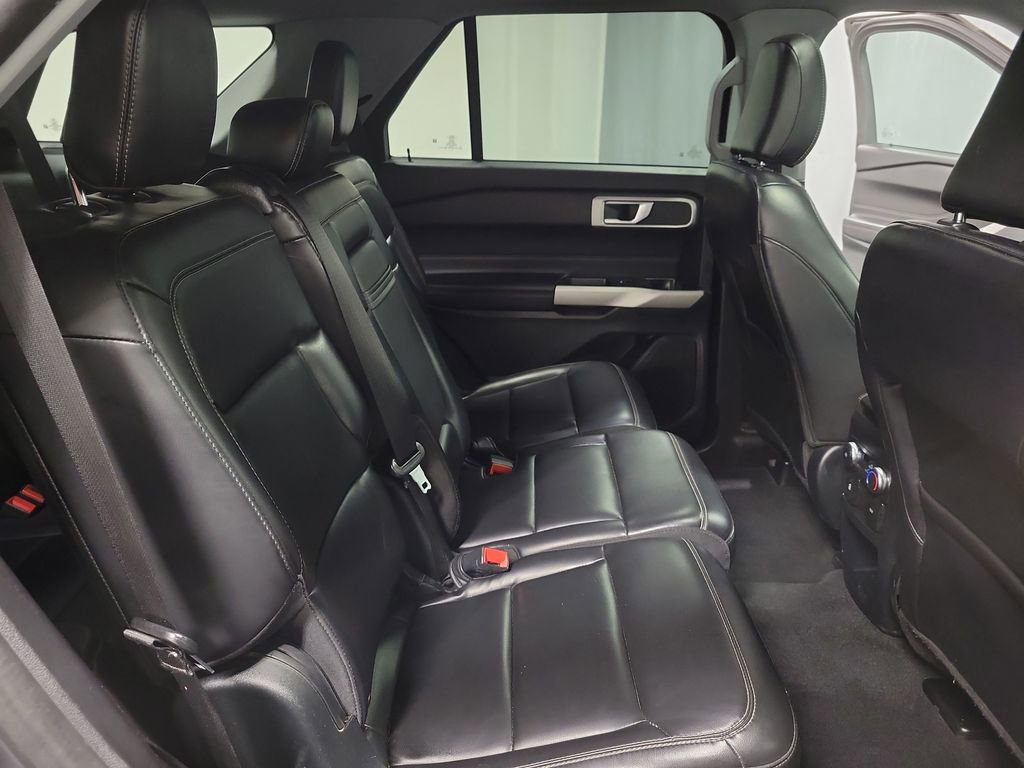 Used 2021 Ford Explorer XLT w/ Equipment Group 202A AWD/4WD image 22