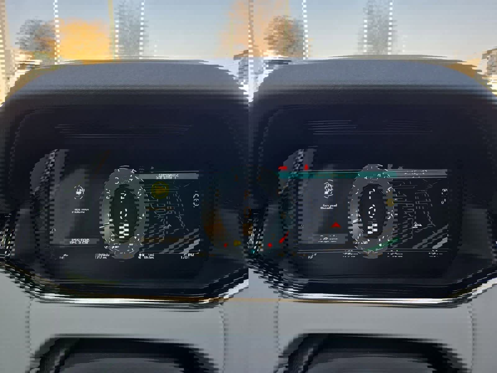 Used 2025 Land Rover Range Rover Evoque S image 34