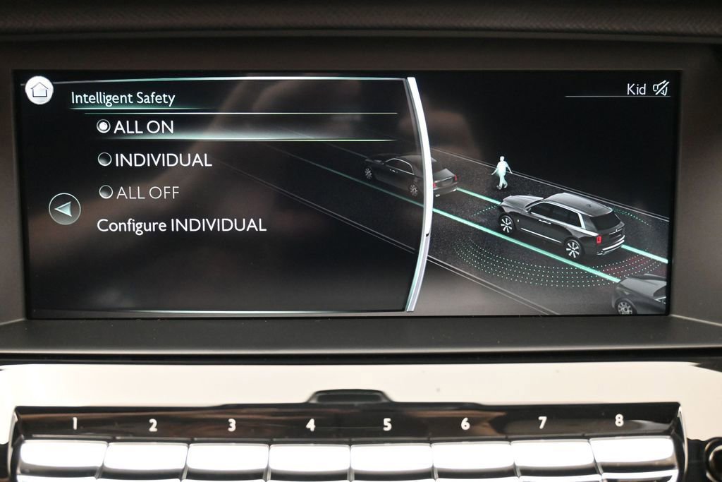 Used 2021 Rolls-Royce Cullinan Black Badge AWD/4WD image 17