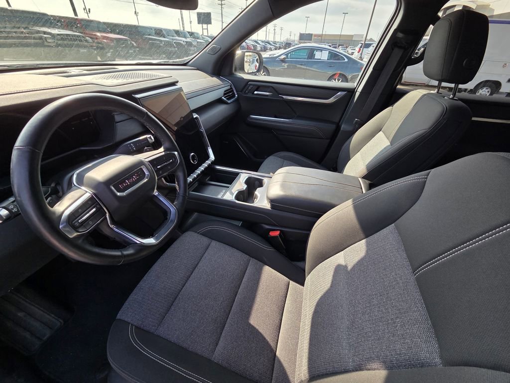 Used 2025 GMC Acadia Elevation image 10