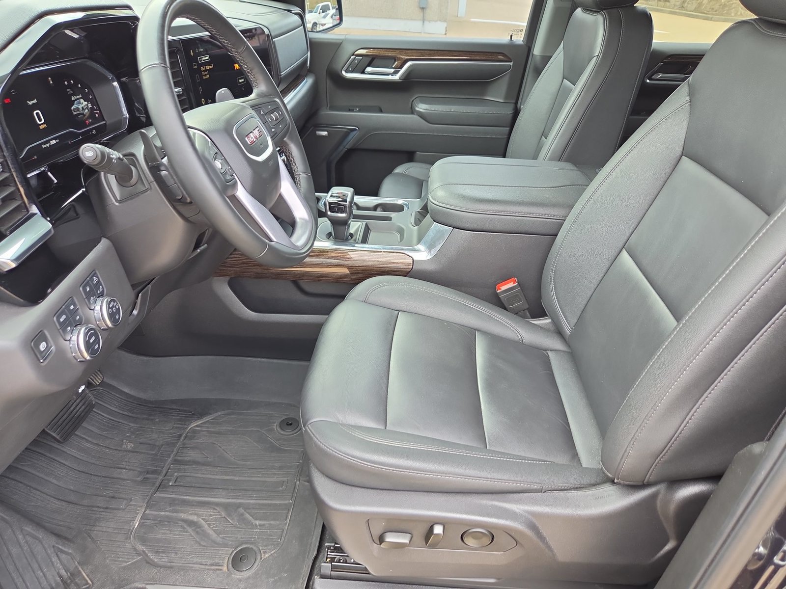 Used 2025 GMC Sierra 1500 Elevation w/ Elevation Premium Package AWD/4WD image 19