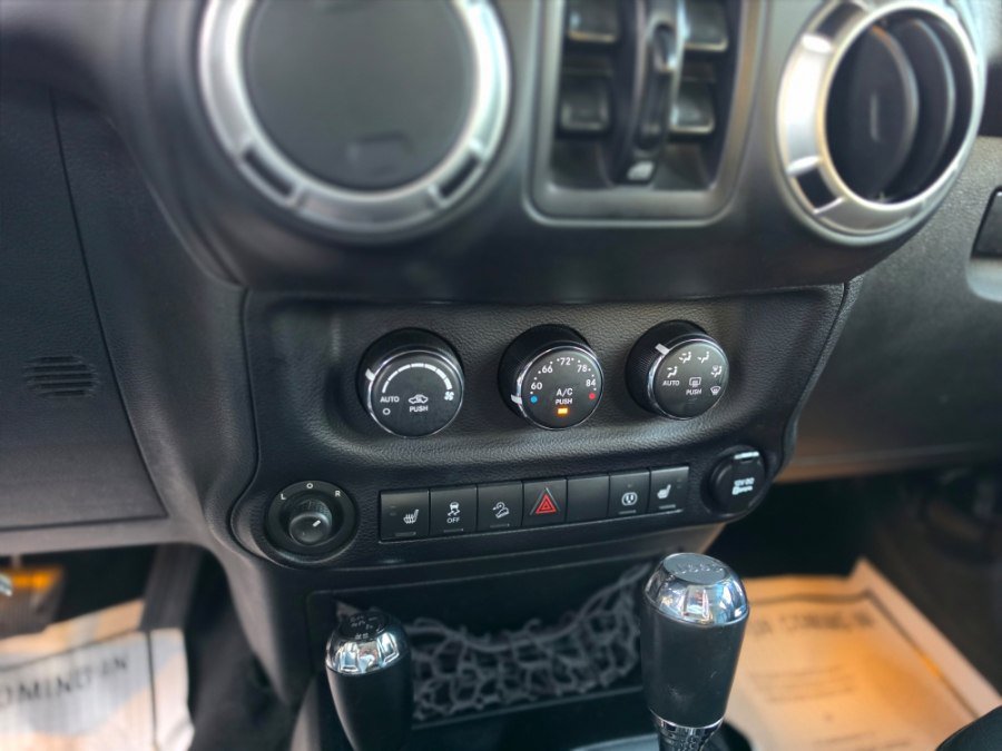 Used 2016 Jeep Wrangler Unlimited Rubicon AWD/4WD image 19