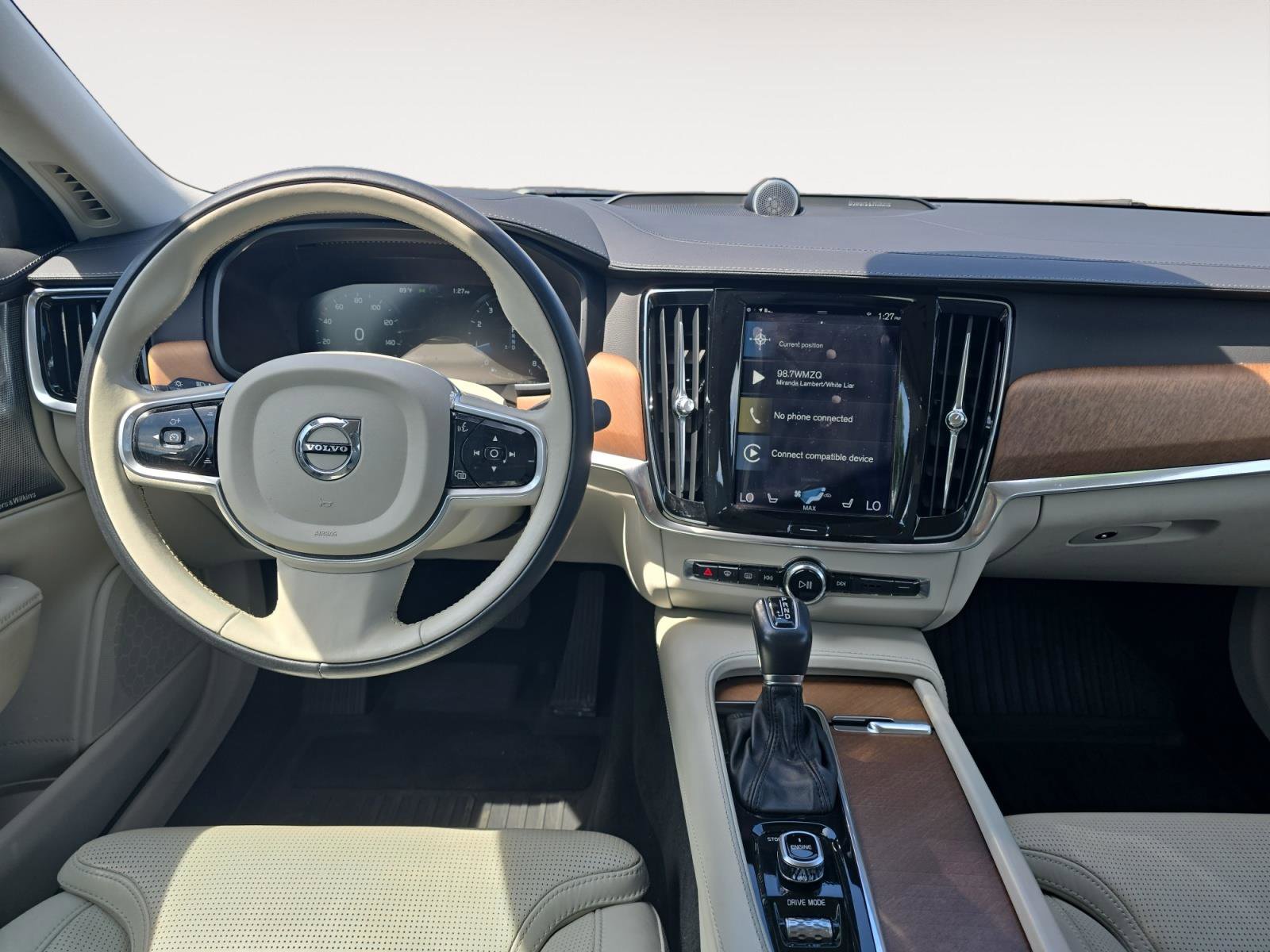 Used 2017 Volvo S90 T6 Inscription w/ Vision Package image 9