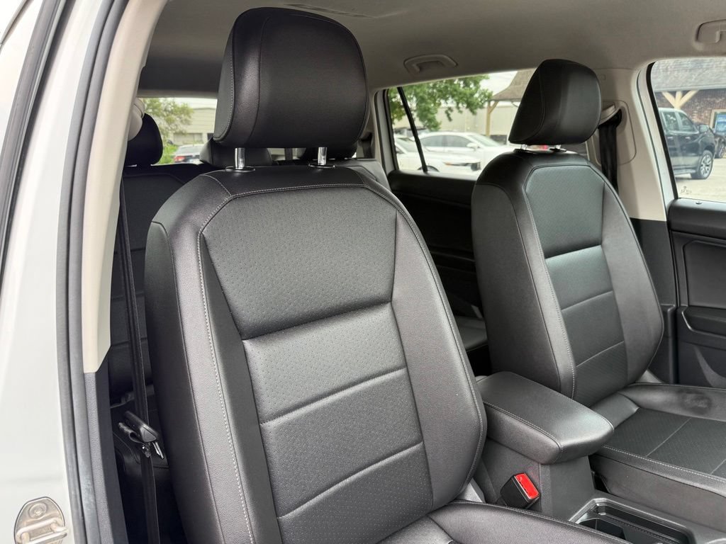 Used 2020 Volkswagen Tiguan SE FWD image 18