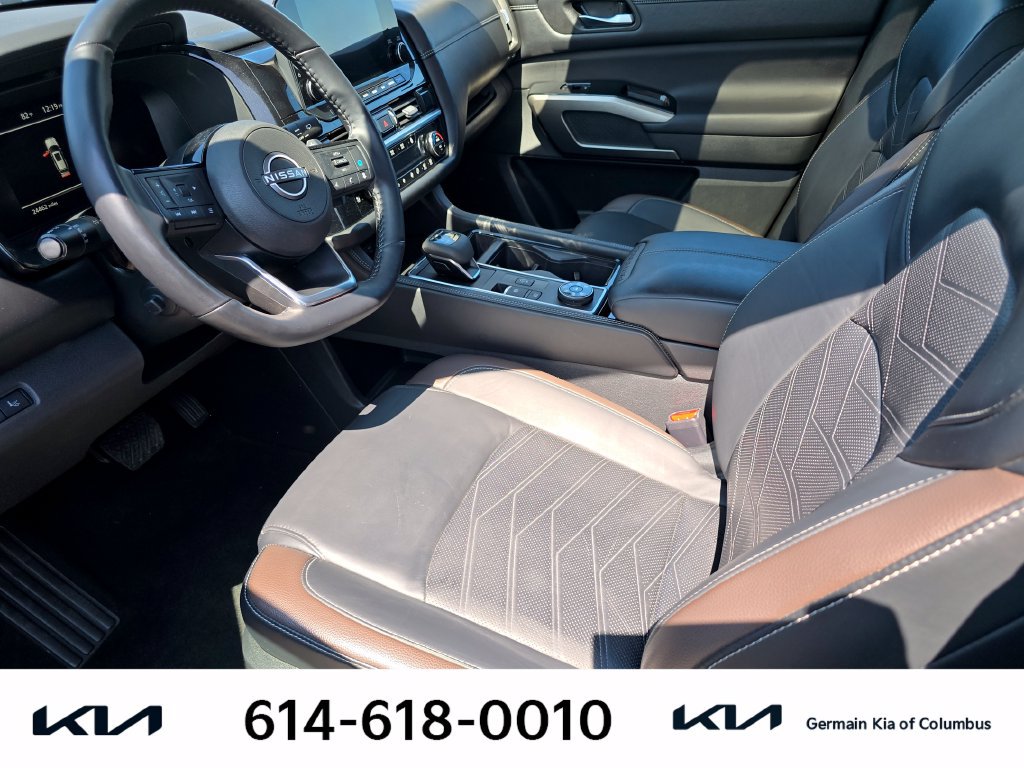 Used 2023 Nissan Pathfinder Platinum AWD/4WD image 17