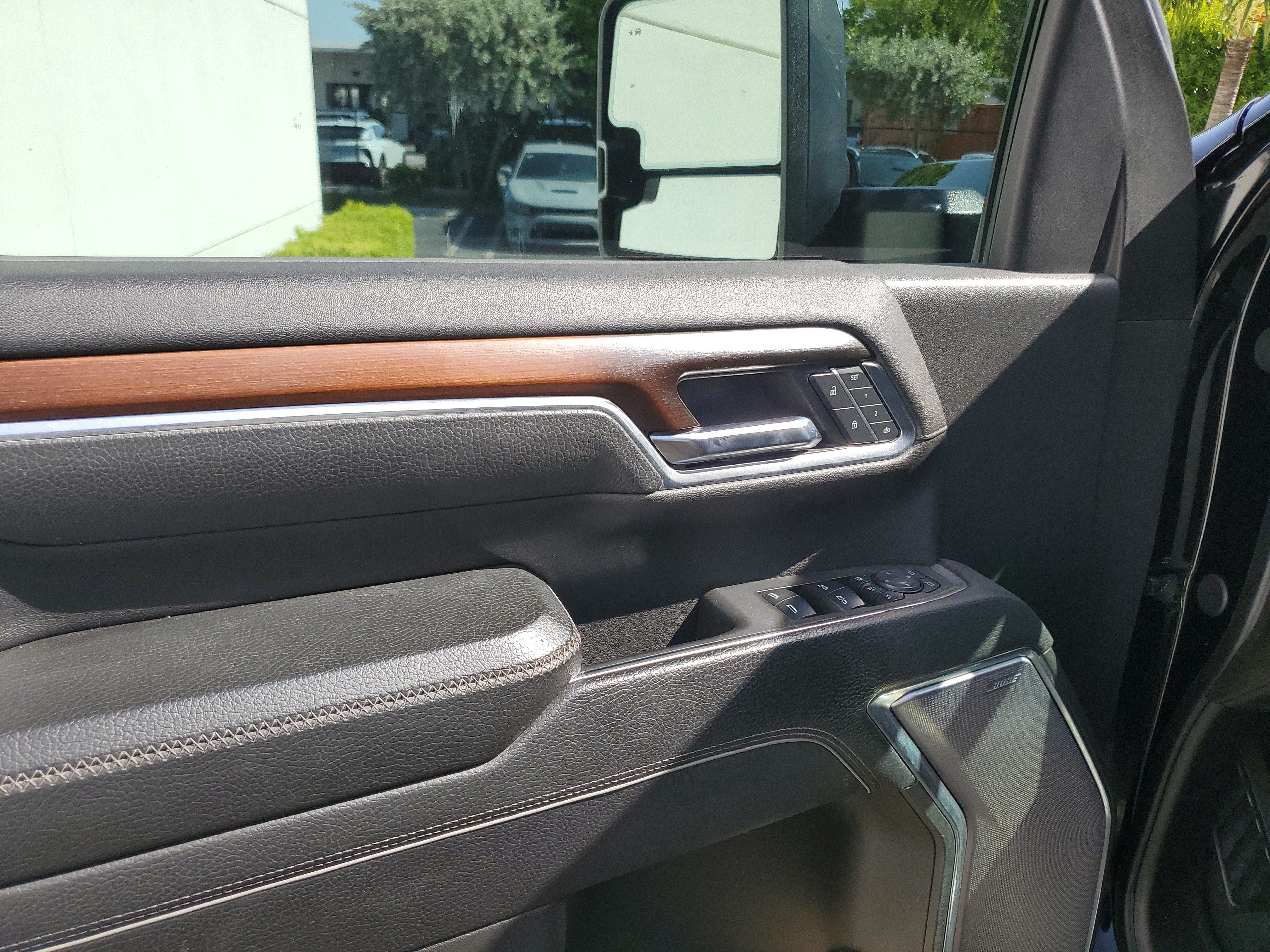 Used 2025 GMC Sierra 2500 Denali w/ Denali Reserve Package AWD/4WD image 8