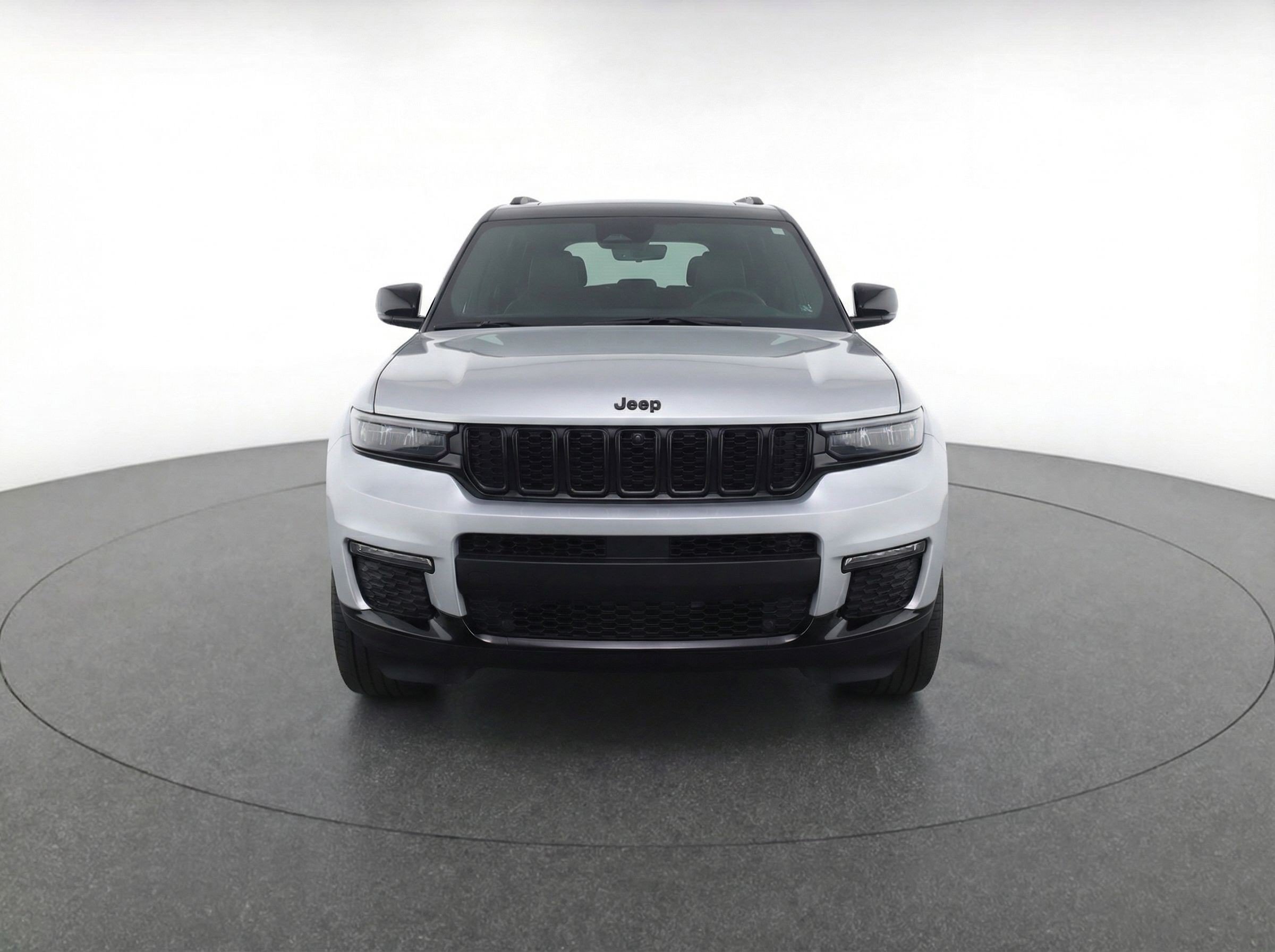 Used 2023 Jeep Grand Cherokee L Laredo RWD image 2