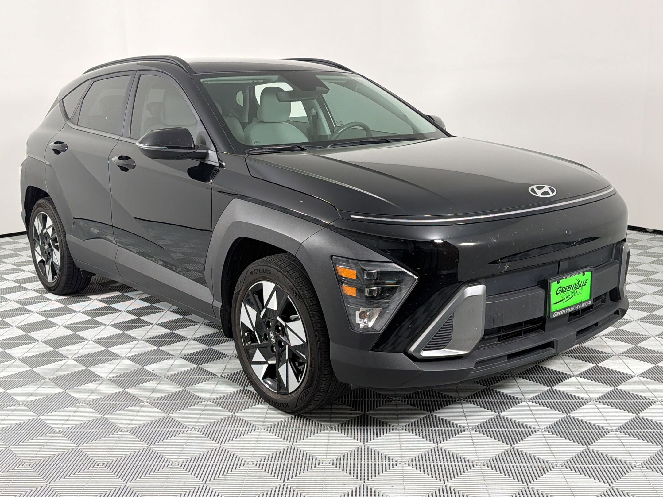 Used 2025 Hyundai Kona SEL FWD image 7