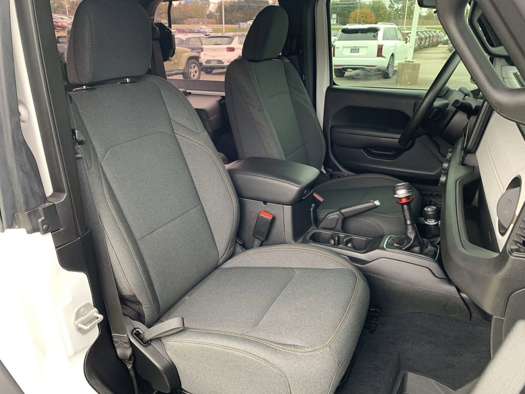 Used 2025 Jeep Wrangler Sport image 24