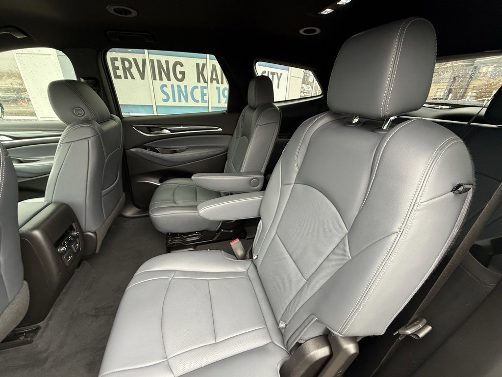 Used 2022 Buick Enclave Premium image 29
