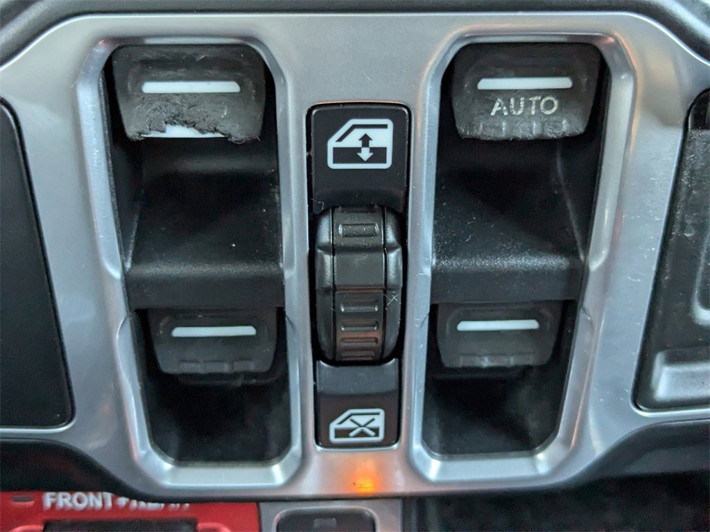 Used 2018 Jeep Wrangler Unlimited Rubicon w/ LED Lighting Group image 21