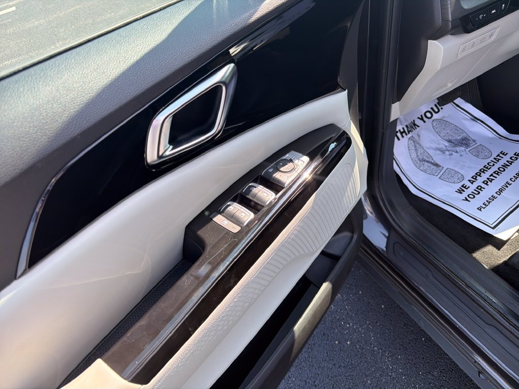 Certified 2023 Kia Carnival EX FWD image 10