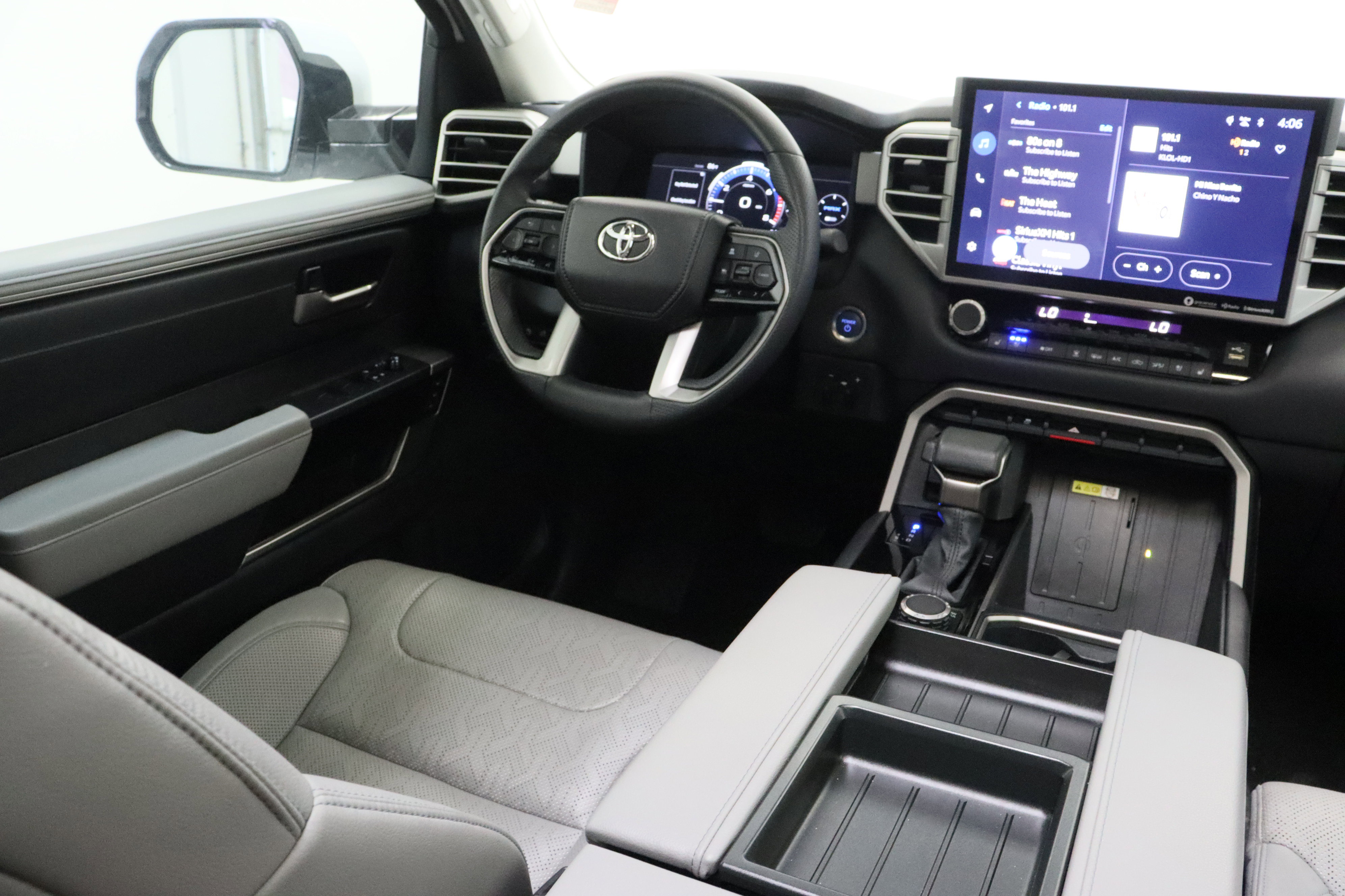 Used 2023 Toyota Tundra Limited w/ Power Package RWD image 33