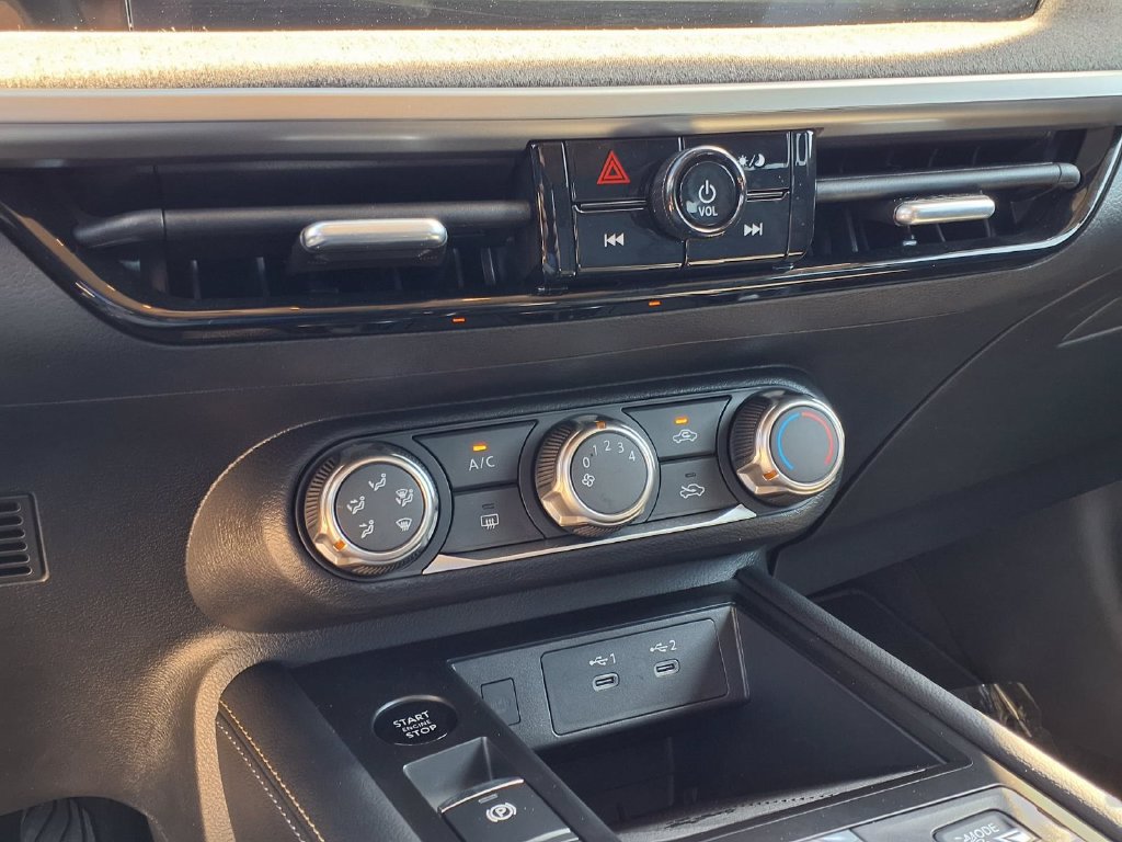 Used 2025 Nissan Kicks SV w/ Interior Electronics Package AWD/4WD image 23