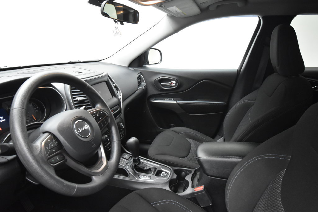 Used 2020 Jeep Cherokee Latitude FWD image 7