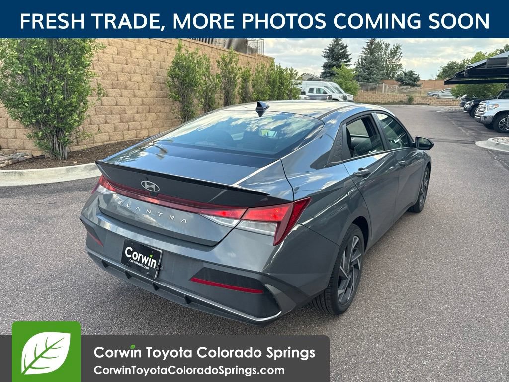 Used 2025 Hyundai Elantra Sport FWD image 7