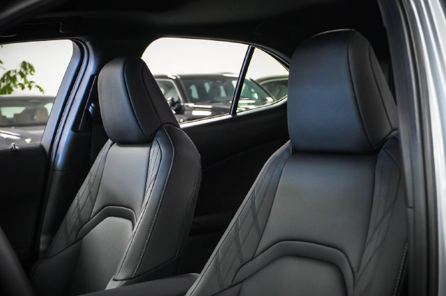 Certified 2025 Lexus UX 300h FWD w/ Accessory Package (Z2) image 10