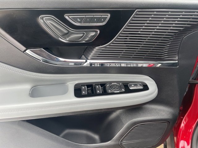 Used 2022 Lincoln Corsair Reserve w/ Equipment Group 201A image 18