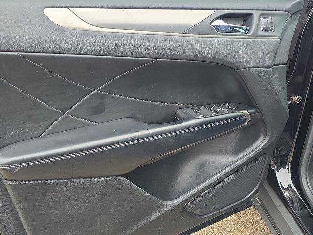 Used 2017 Lincoln MKC Premiere image 17