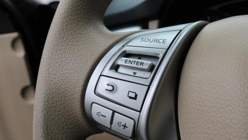 Used 2015 Nissan Rogue SV image 10