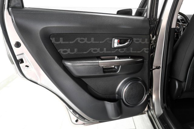 Used 2013 Kia Soul + image 40
