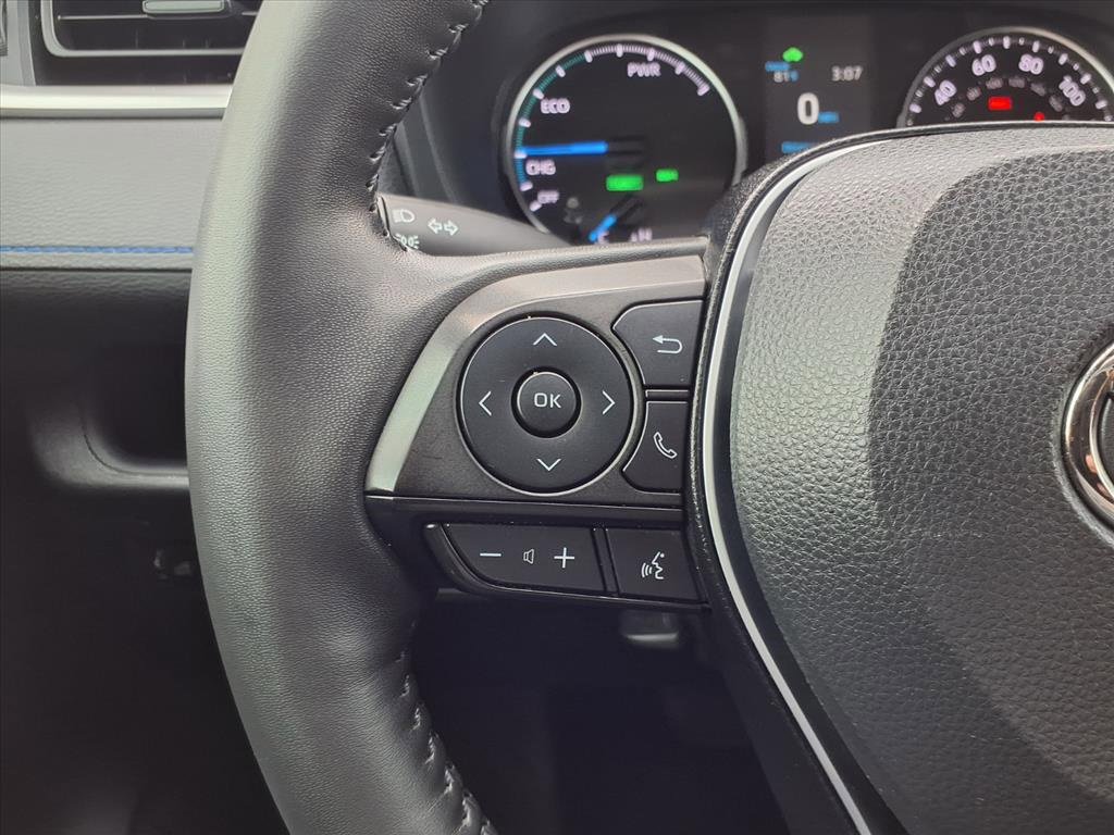 Used 2022 Toyota RAV4 SE w/ Convenience Package image 16