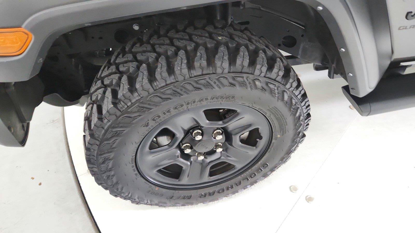 Used 2025 Jeep Gladiator Sport AWD/4WD image 34