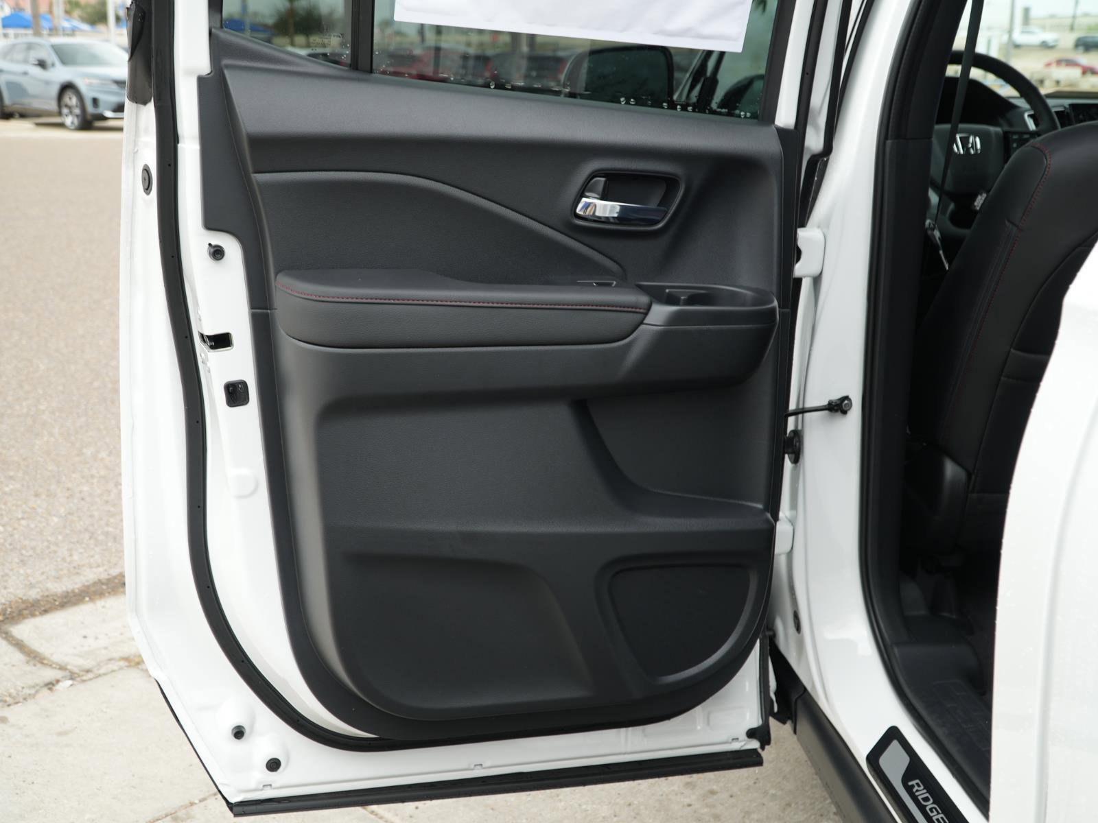 New 2026 Honda Ridgeline Black Edition image 18