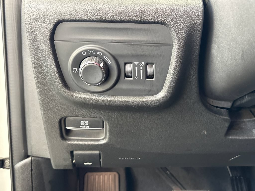 Used 2023 Jeep Grand Cherokee Altitude AWD/4WD image 43