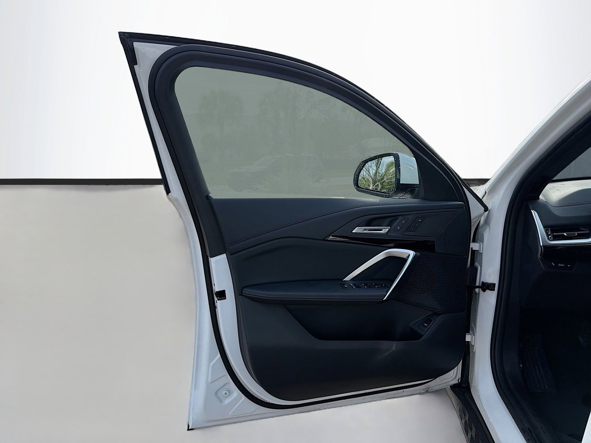 Certified 2025 BMW X2 xDrive28i w/ Convenience Package image 22