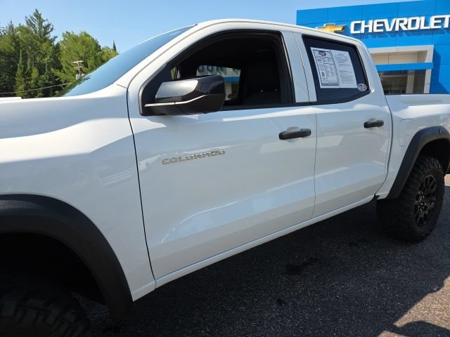 Used 2024 Chevrolet Colorado Trail Boss w/ Technology Package AWD/4WD image 35