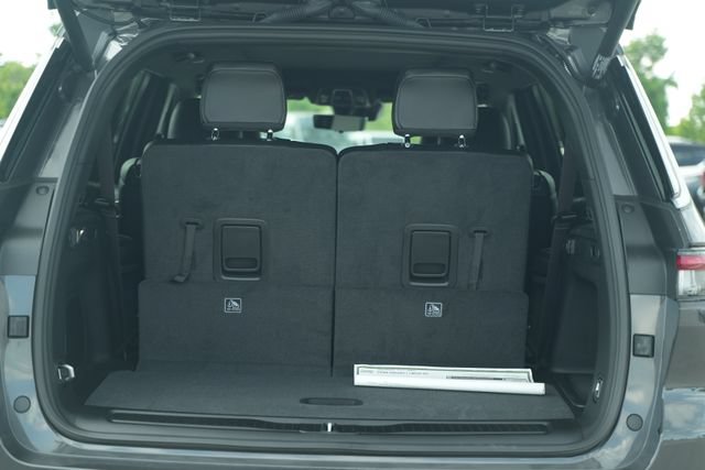 New 2026 Jeep Grand Cherokee L Limited w/ Luxury Tech Group II AWD/4WD image 18
