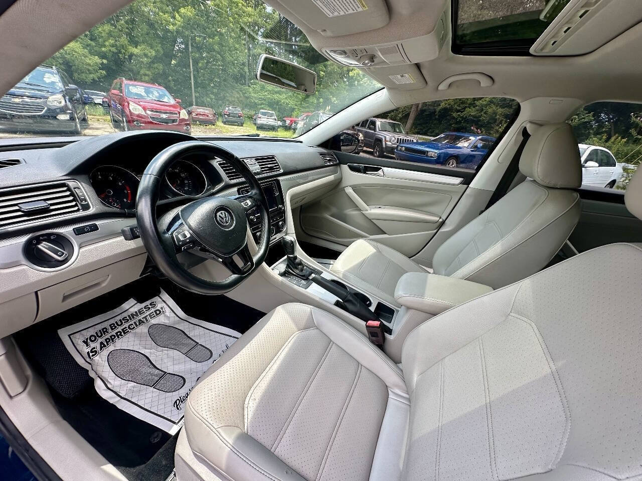 Used 2019 Volkswagen Passat 2.0T Wolfsburg FWD image 9