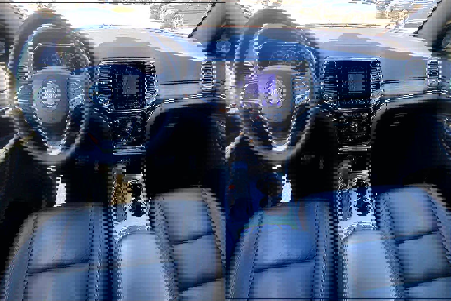 Used 2019 Jeep Grand Cherokee Limited image 15