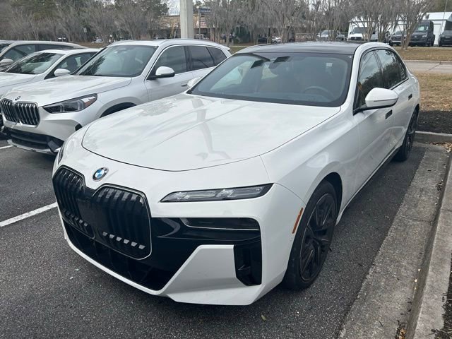 Used 2025 BMW 760i xDrive w/ Executive Package image 8