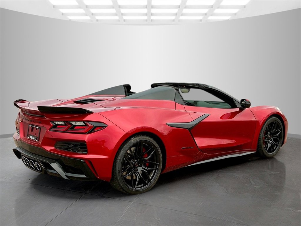 Used 2024 Chevrolet Corvette Z06 image 5