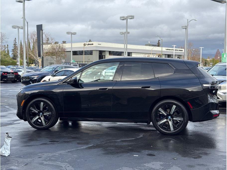 Used 2023 BMW iX xDrive50 w/ Sport Package image 8