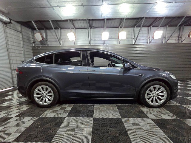 Used 2020 Tesla Model X Long Range image 9