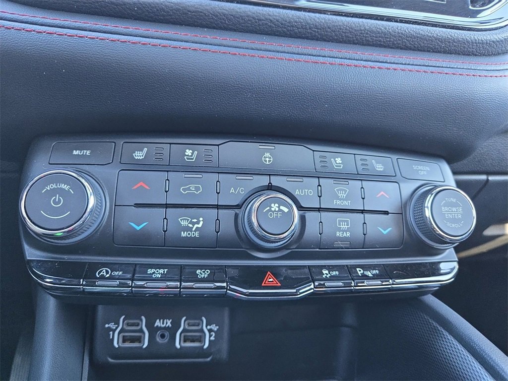 Used 2024 Dodge Durango GT image 28