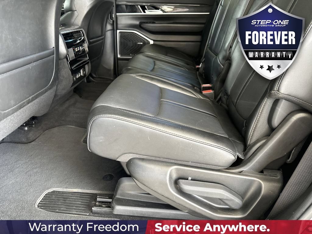 Used 2022 Jeep Wagoneer Series II w/ Premium Group I AWD/4WD image 34