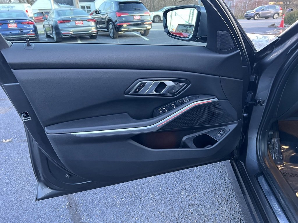 Used 2022 BMW 330i xDrive Sedan w/ Driving Assistance Package image 13