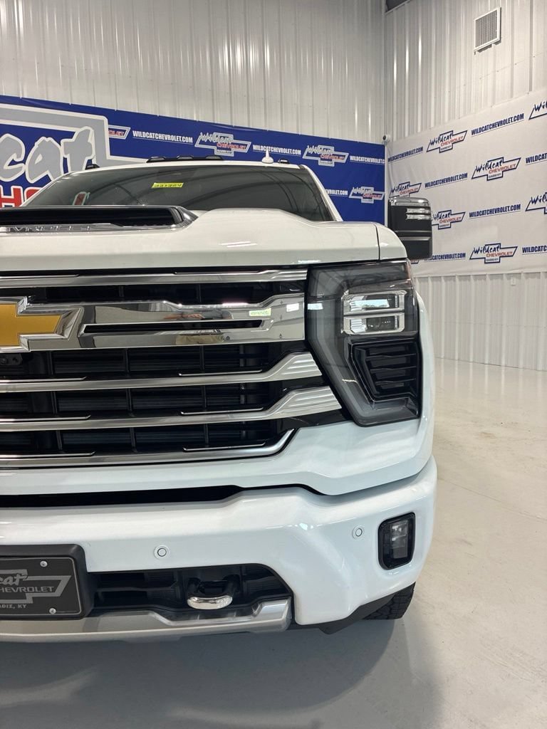 New 2026 Chevrolet Silverado 2500 High Country w/ High Country Premium Package AWD/4WD image 16