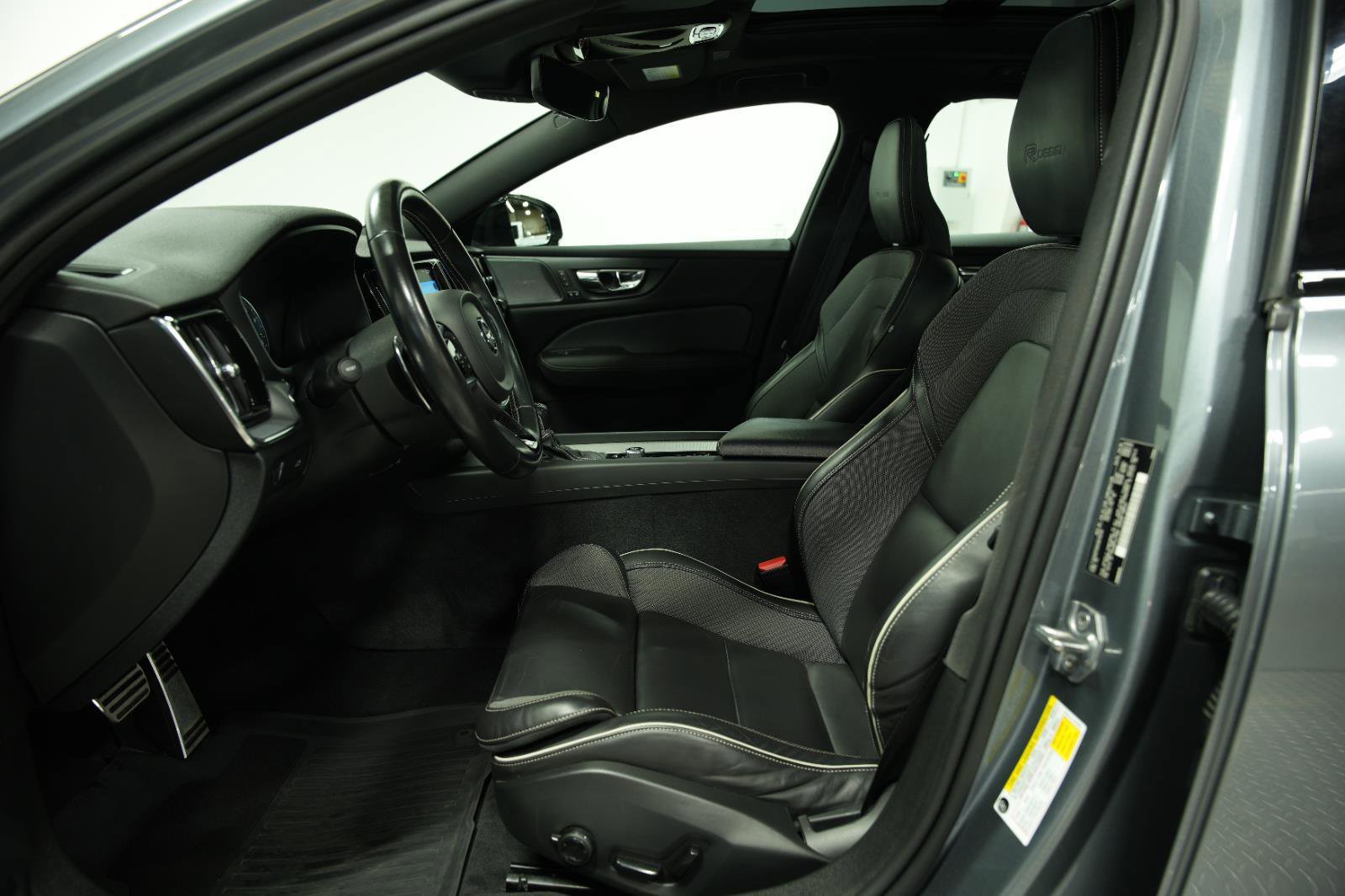 Used 2019 Volvo S60 T5 R-Design FWD image 27