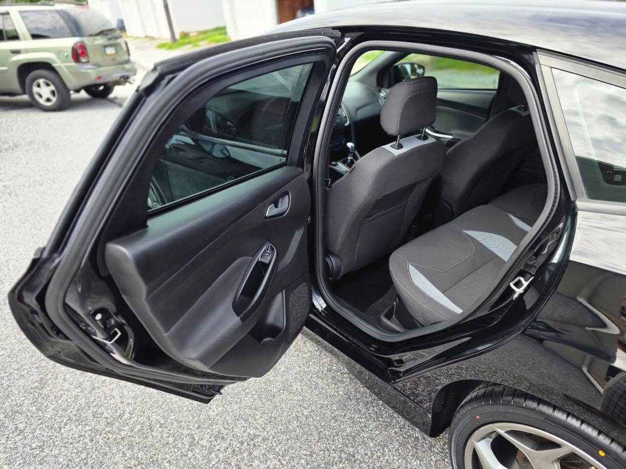 Used 2018 Ford Focus ST FWD image 20