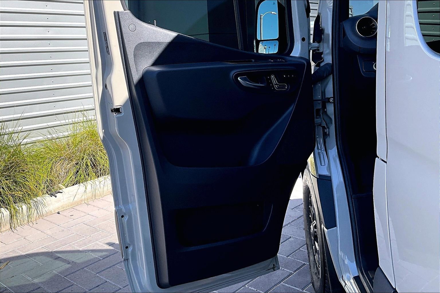 Used 2024 Mercedes-Benz Sprinter 2500 image 23